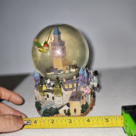Disney Music Snow Globe Peter Pan Fly To Neverland With Music Souvenir Disneyana - Picture 9 of 9